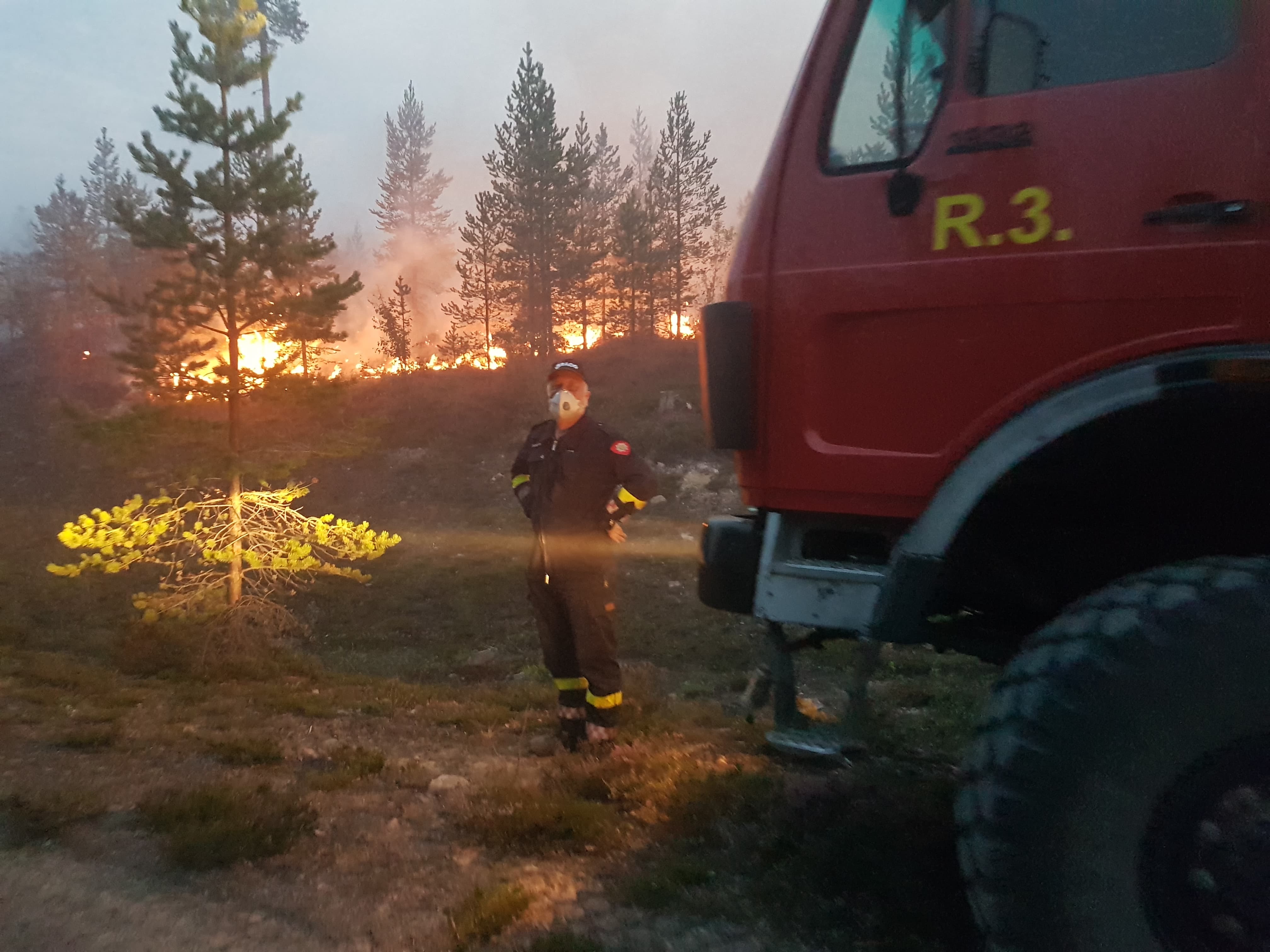 Brannbilen tilhørende Os kommune som viste seg å være spesielt godt egnet til slokking av skogbrannen i Sverige, og ble derfor brukt mye i innsatsen i Sverige.